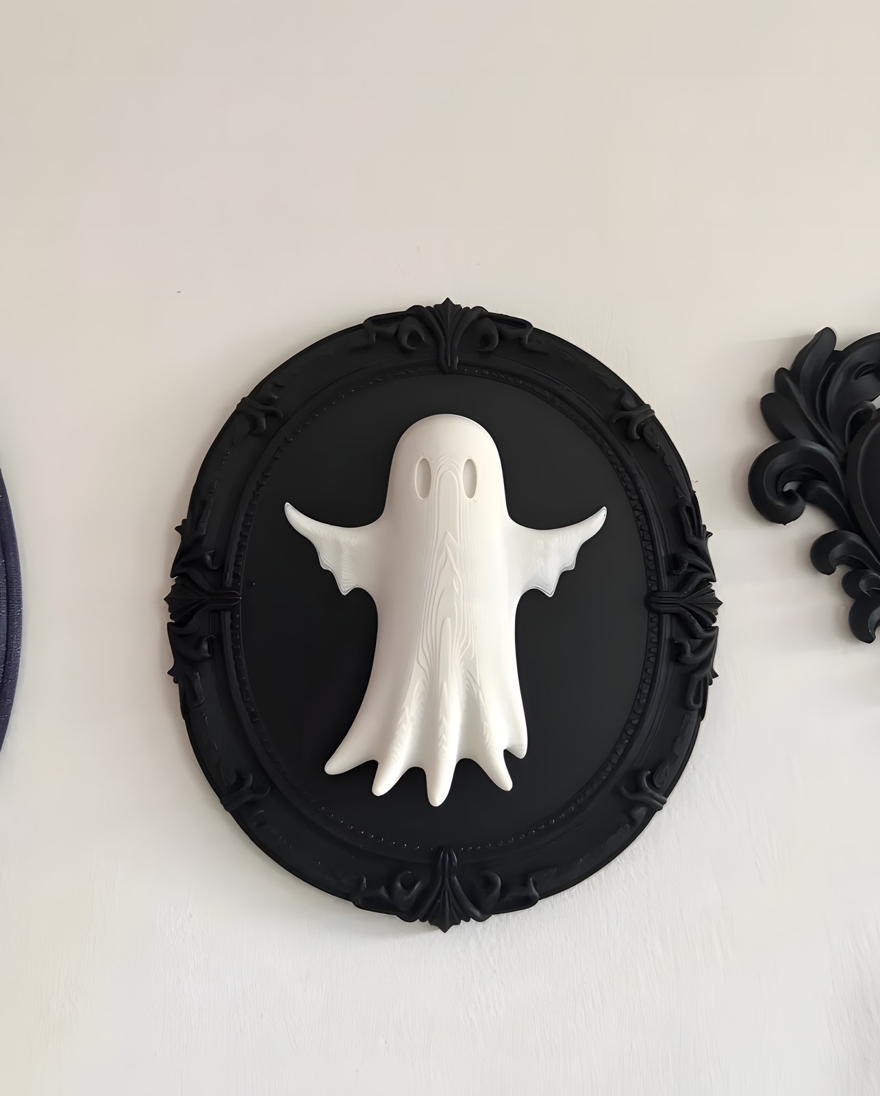 Ghostie Frame Painted