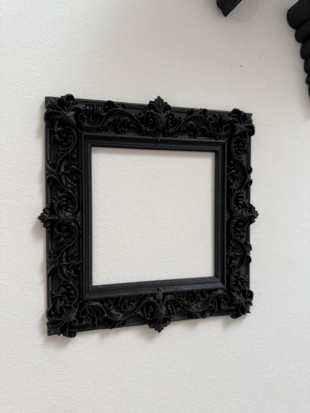 Nyxara Photo Frame