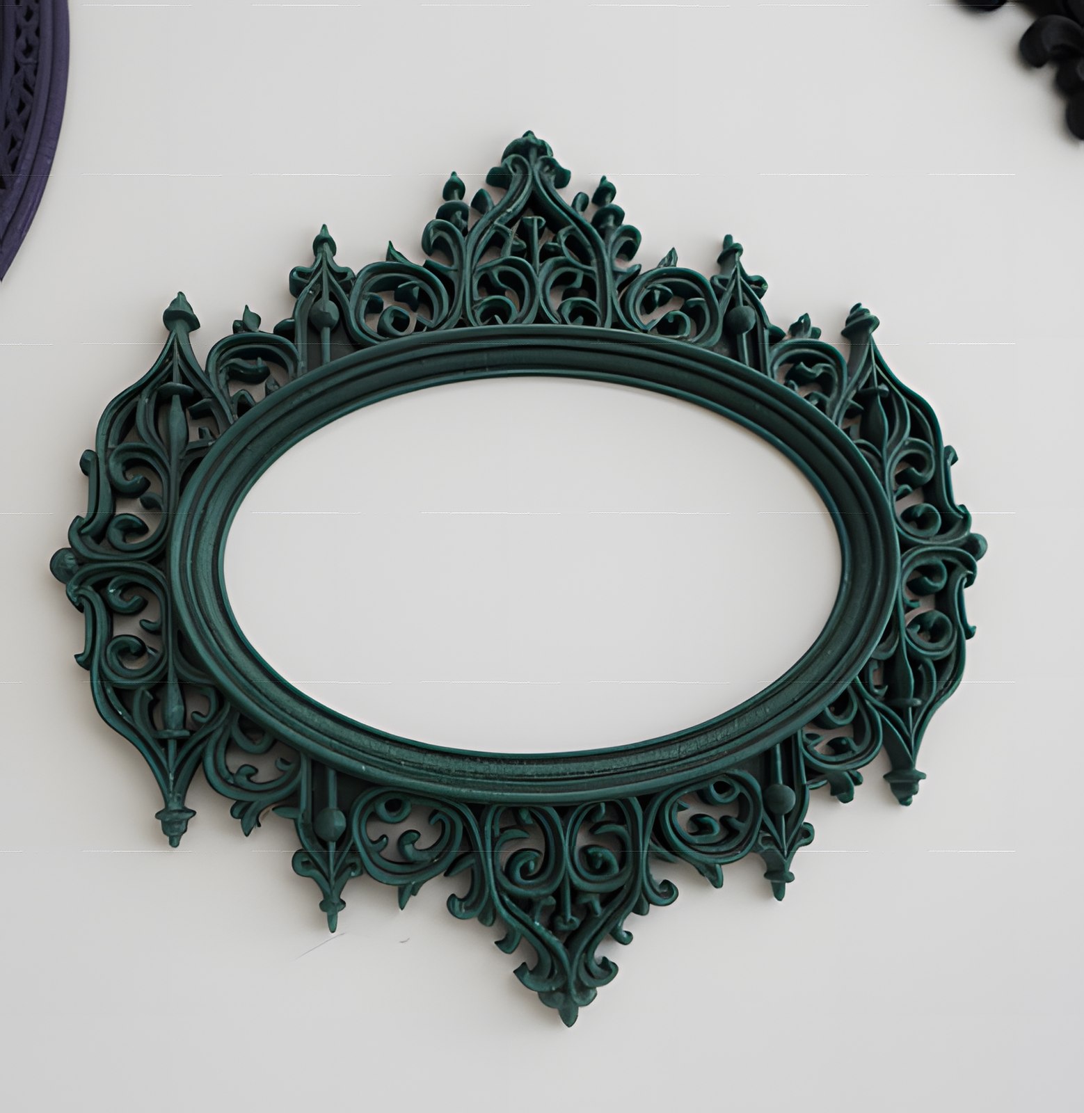 Oval Horizontal Frame