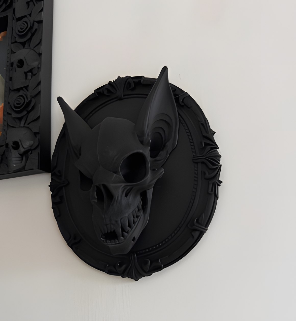 Vampiric Bat Frame - Round