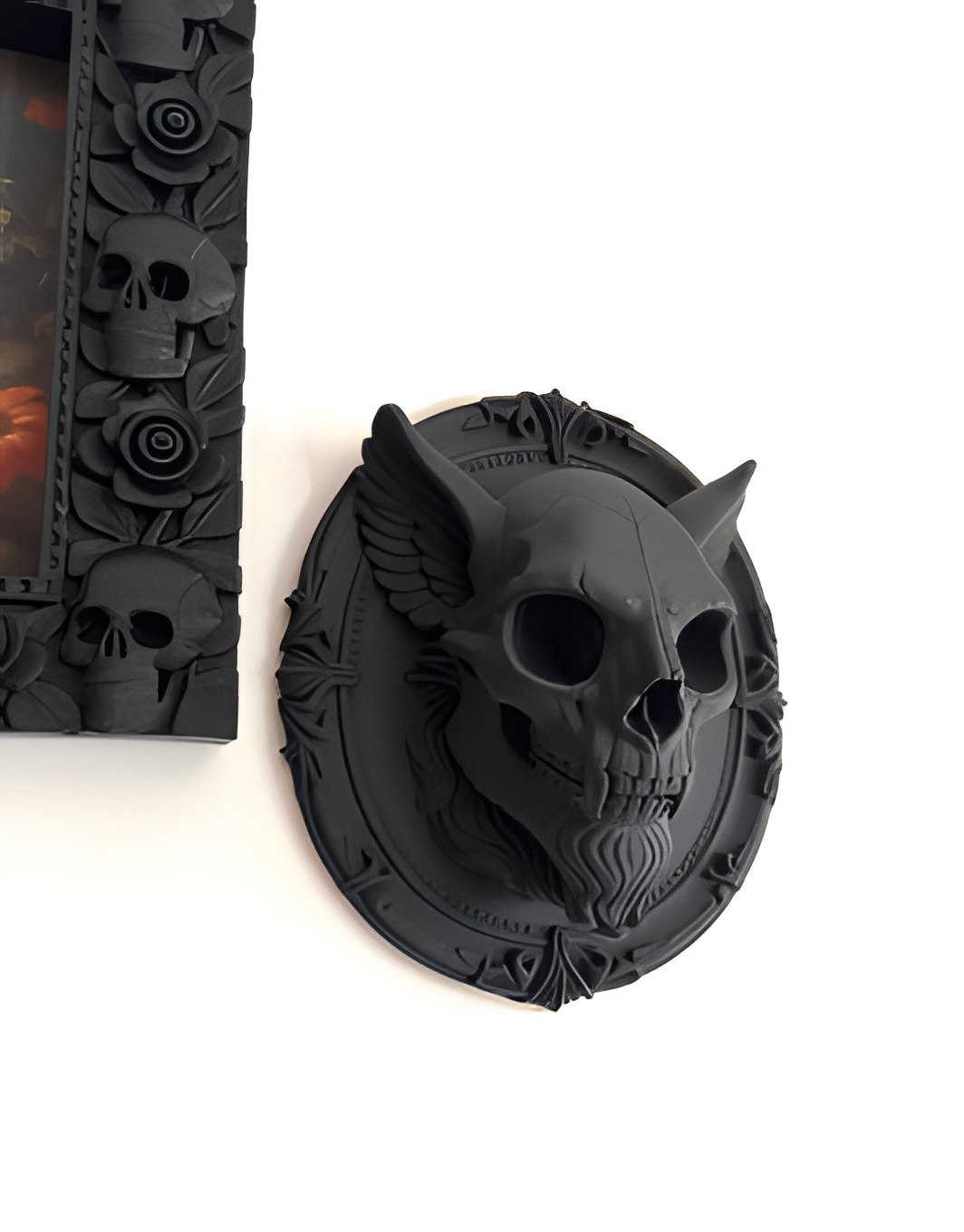 Vampiric Gargoyle Frame - Round