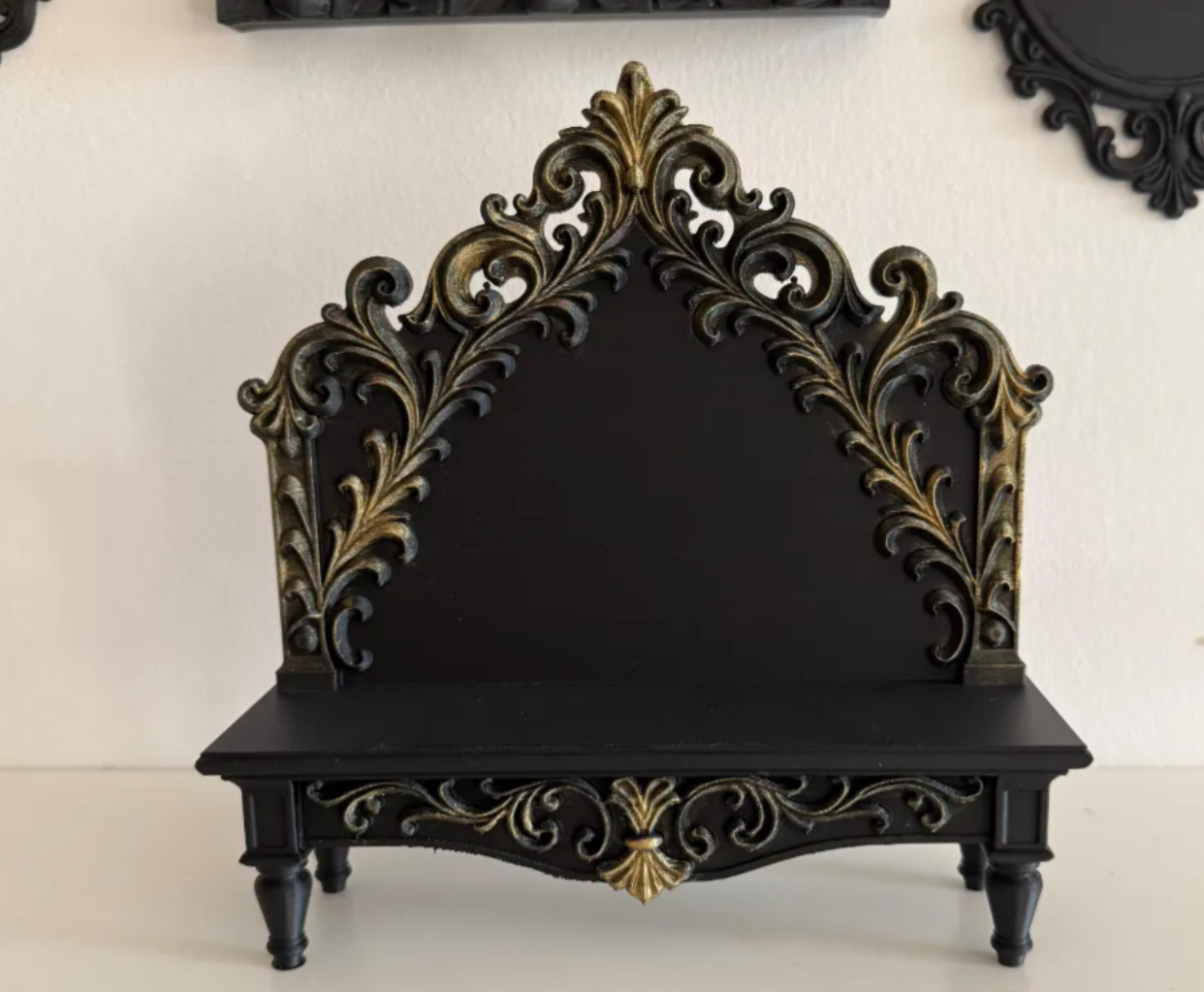 Victorian Shelf Display Akshandesigns